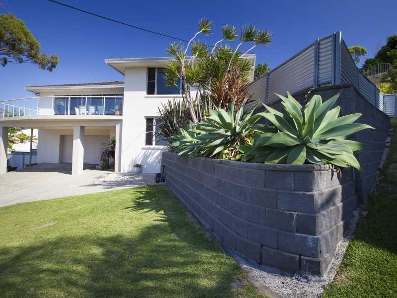 2 Margot Crescent, Forster NSW 2428