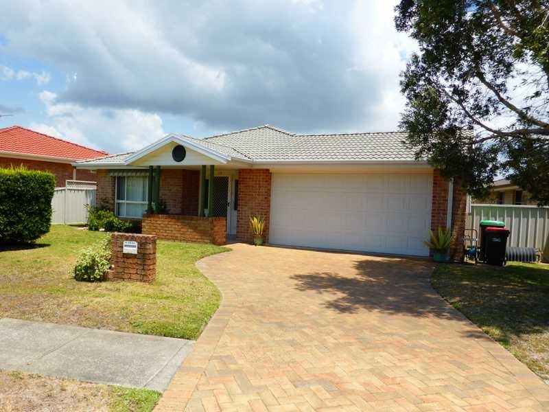 13 Caleyi Crescent, Tuncurry NSW 2428