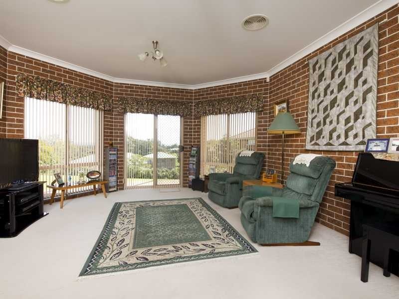 6 Roseville Close, Forster NSW 2428