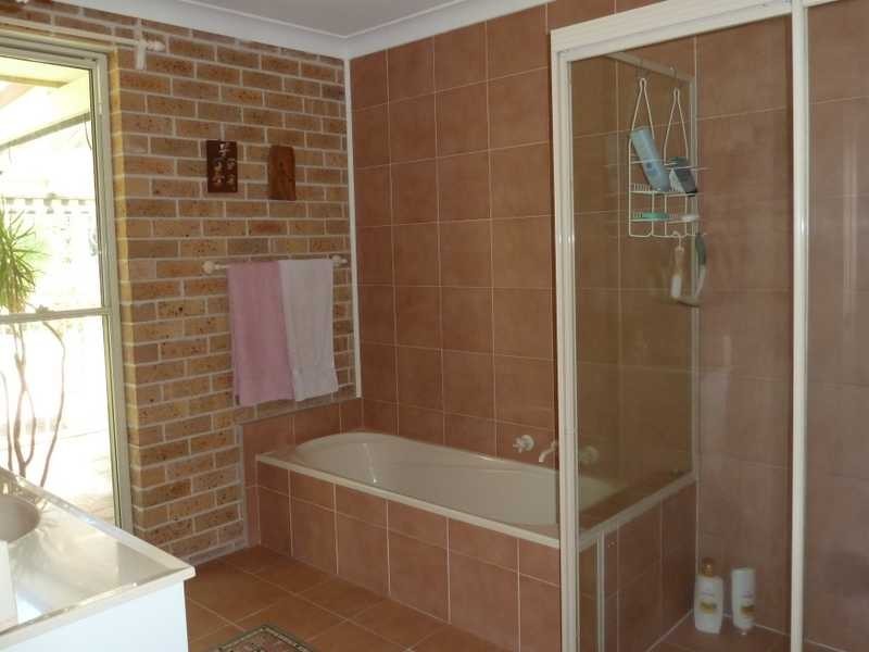 24 Tulloch Road, Tuncurry NSW 2428