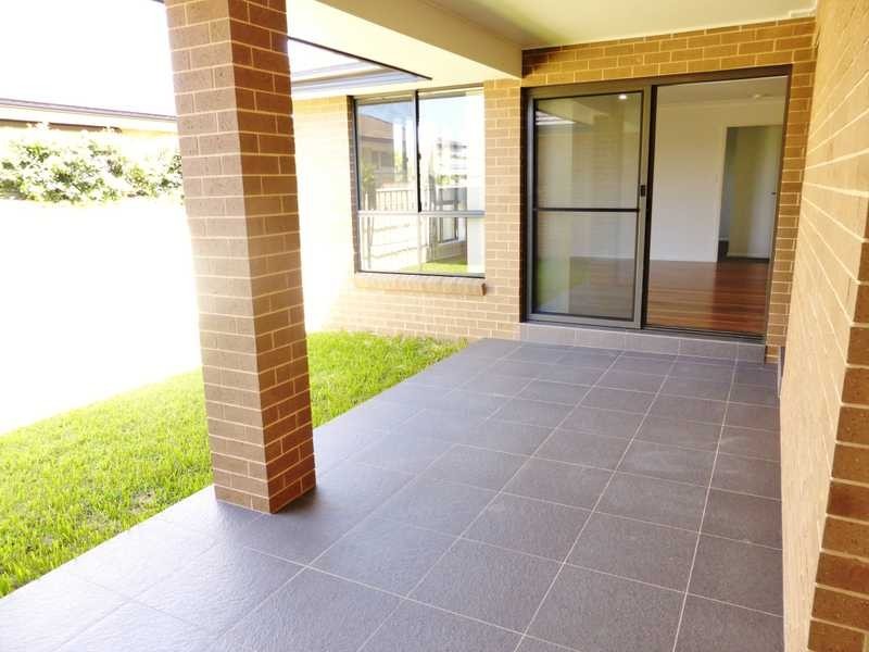 2/32 Amanda Crescent, Forster NSW 2428