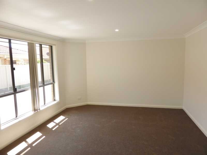 2/32 Amanda Crescent, Forster NSW 2428