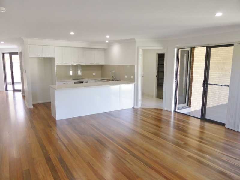 2/32 Amanda Crescent, Forster NSW 2428