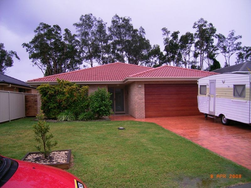 27 Nuwarra Circuit, Forster NSW 2428