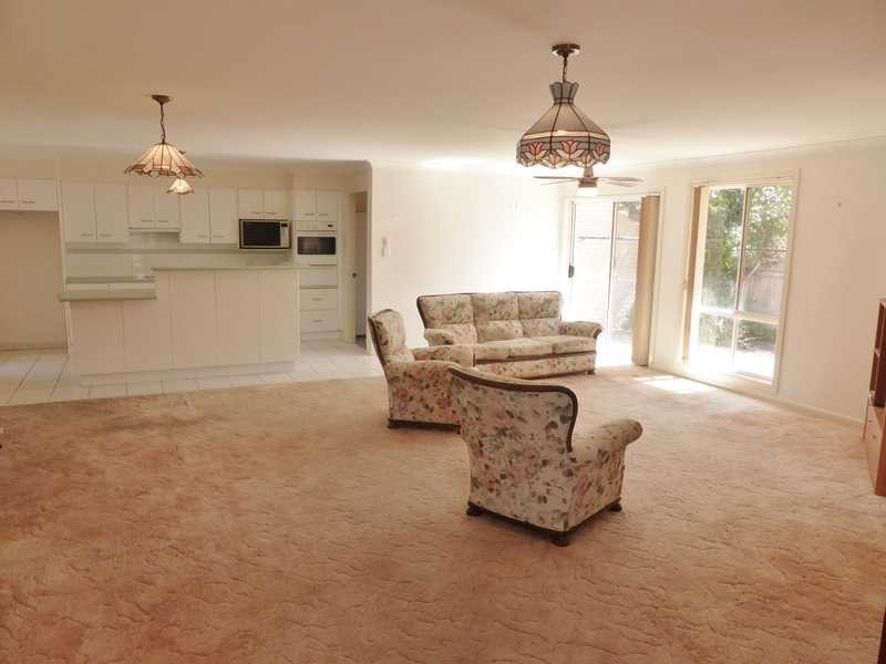 1/6 Asplenii Crescent, Tuncurry NSW 2428