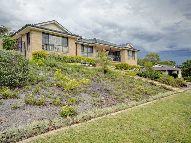 2 Timbertop Avenue, Forster NSW 2428