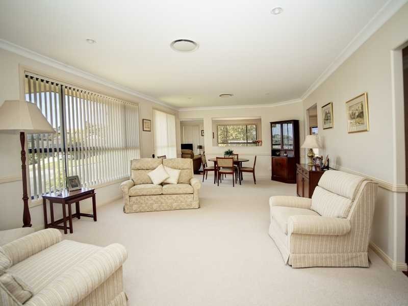 2 Timbertop Avenue, Forster NSW 2428