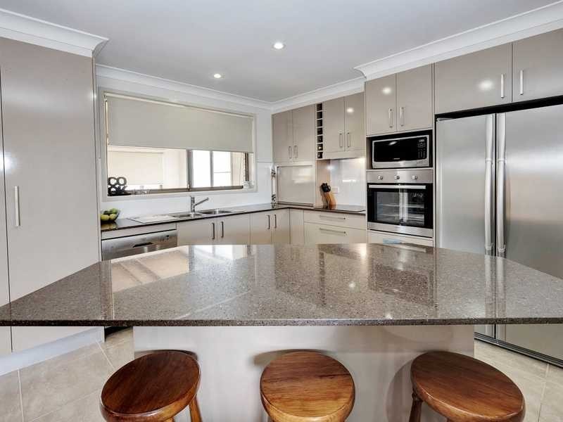 2 Flora Parade, Tuncurry NSW 2428