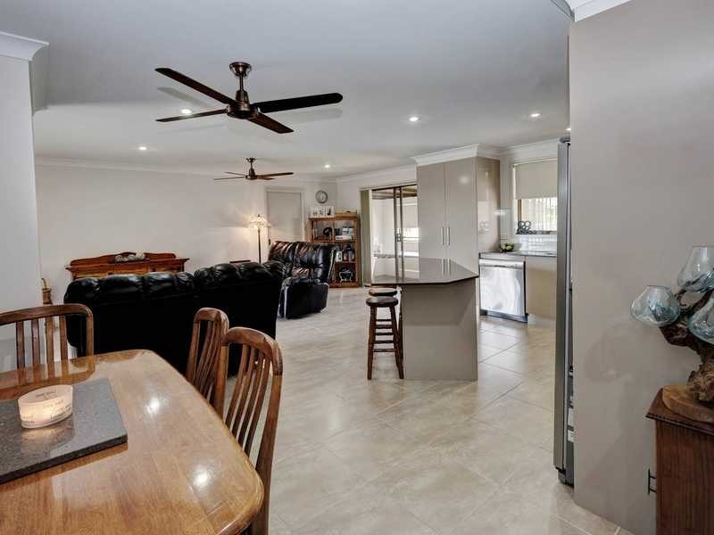 2 Flora Parade, Tuncurry NSW 2428