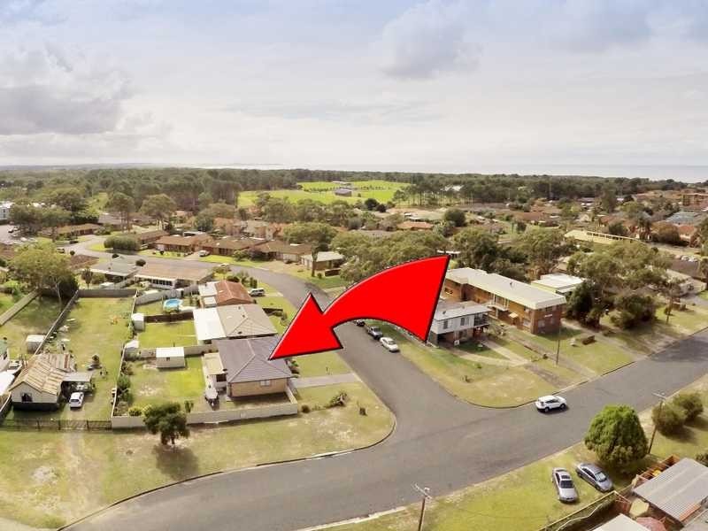 2 Flora Parade, Tuncurry NSW 2428