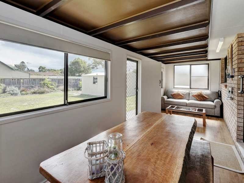 2 Flora Parade, Tuncurry NSW 2428