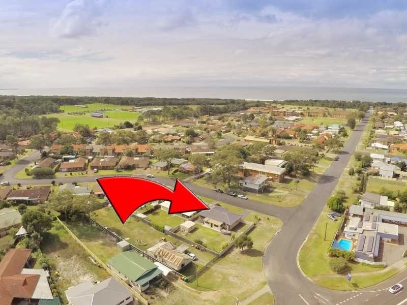 2 Flora Parade, Tuncurry NSW 2428