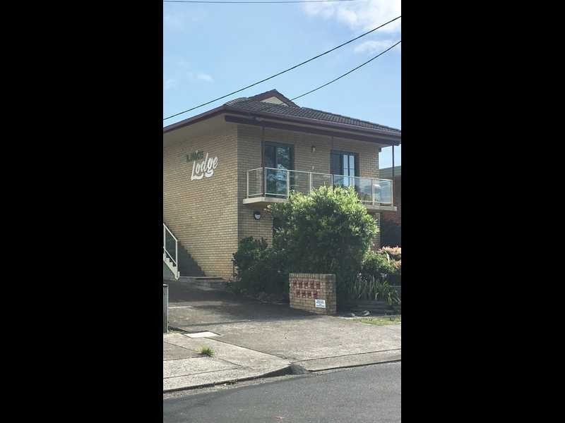 9/5 Lake Street, Forster NSW 2428