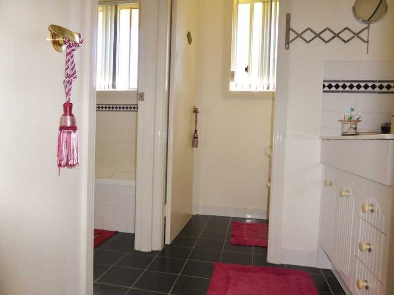 1 Erica Place, Tuncurry NSW 2428