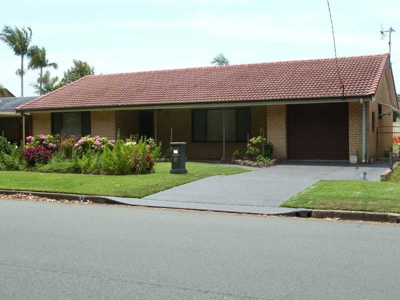 37 Taree Street, Tuncurry NSW 2428