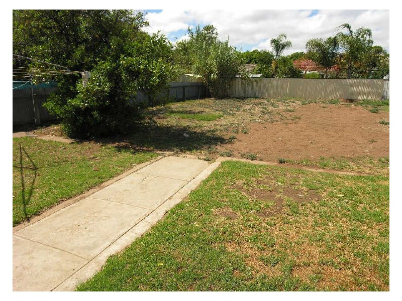 8 Standard Avenue, Croydon Park SA 5008