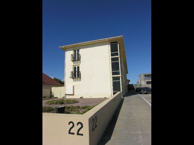 4/22 North Esplanade, Glenelg North SA 5045