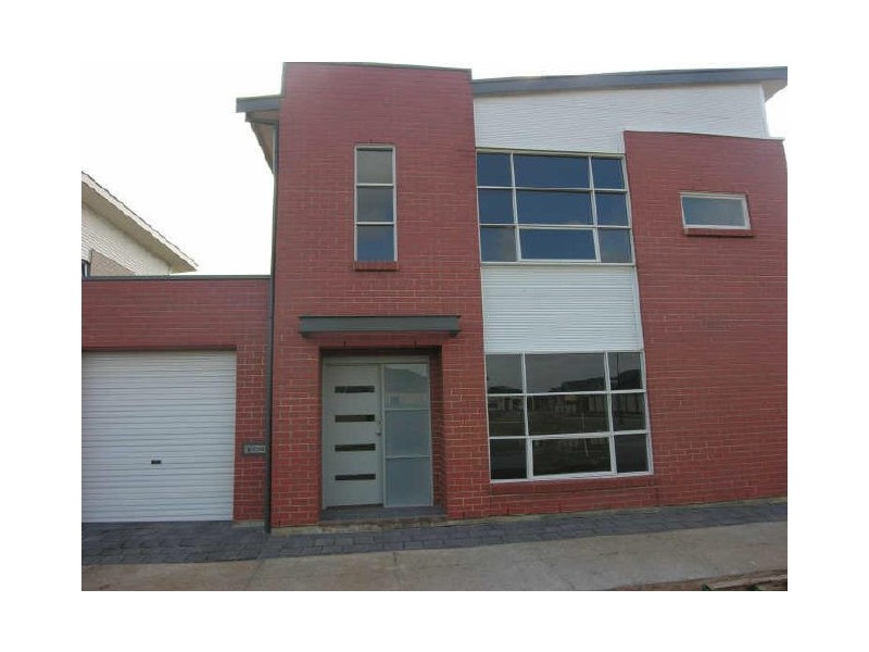 8 Waterton Lane, Mawson Lakes SA 5095