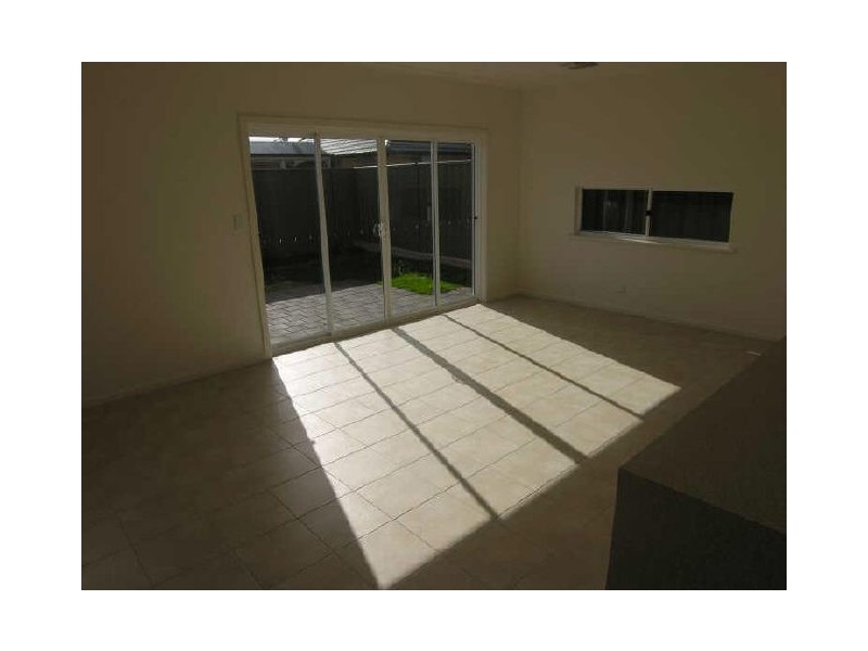 8 Waterton Lane, Mawson Lakes SA 5095