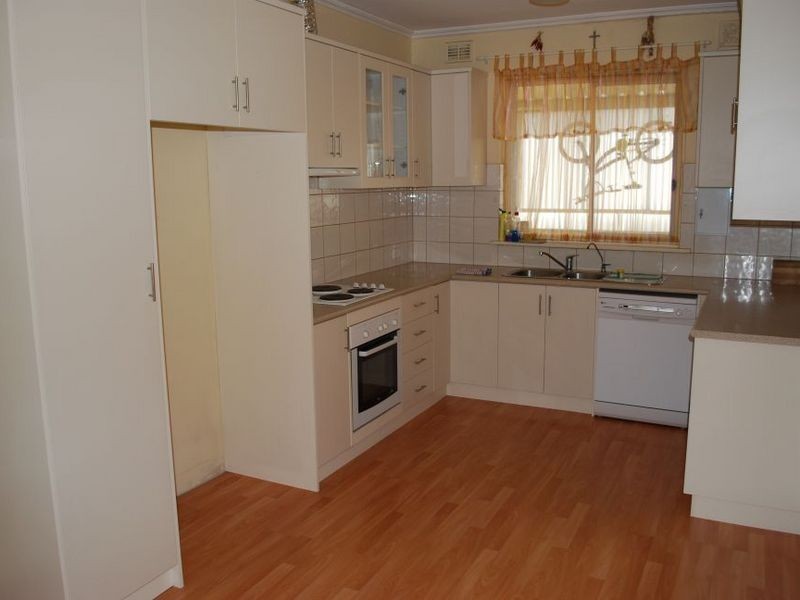 11 Broadford Crescent, Findon SA 5023