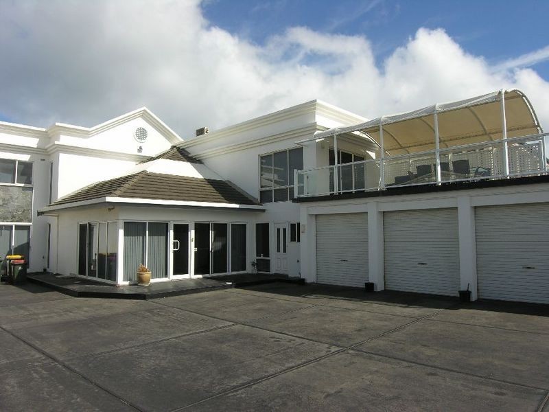 50 North Esplanade, Glenelg North SA 5045