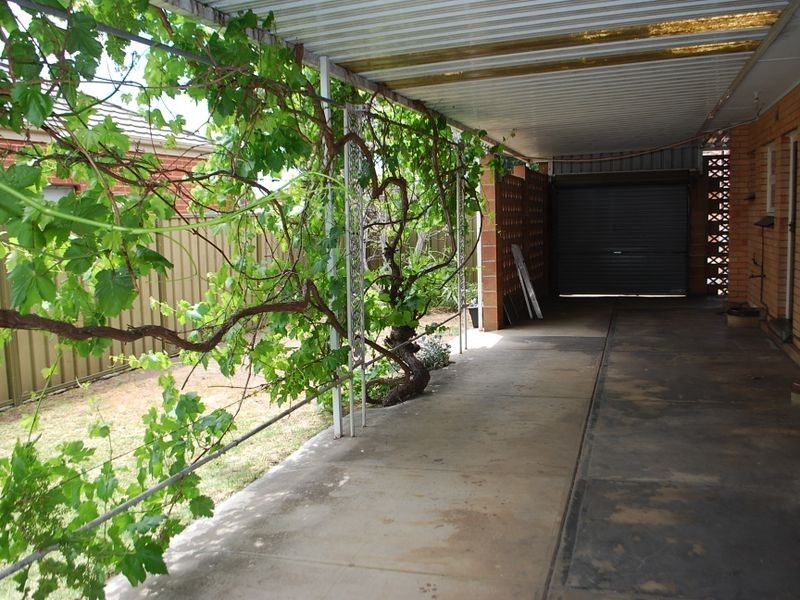 25 Leven Avenue, Seaton SA 5023