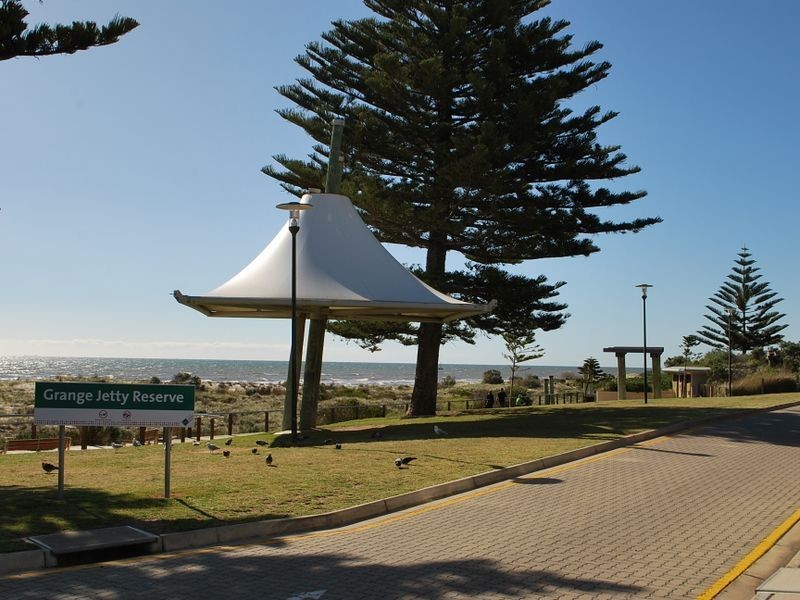 540 Seaview Road, Grange SA 5022