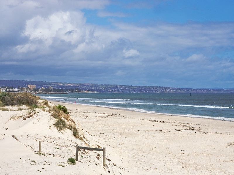 10 Winston Crescent, West Beach SA 5024