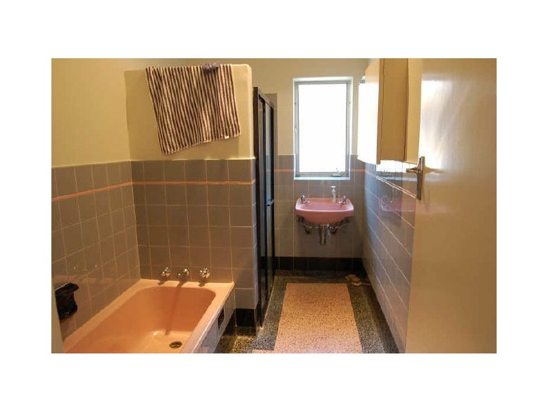 4 Cross Street, Queenstown SA 5014