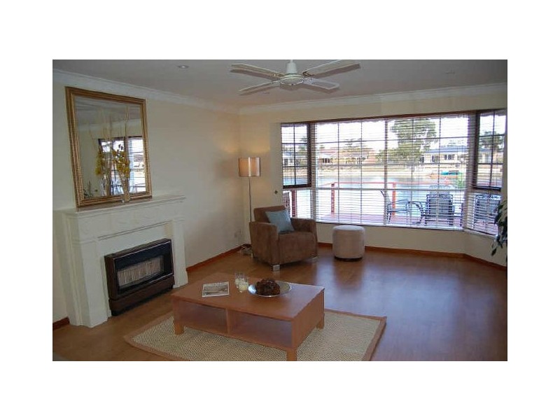 3/8 Hansen Court, West Lakes Shore SA 5020