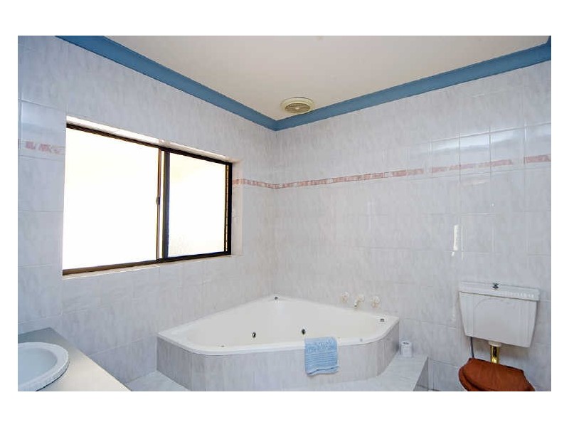 30 Chatswood Crescent, Kidman Park SA 5025