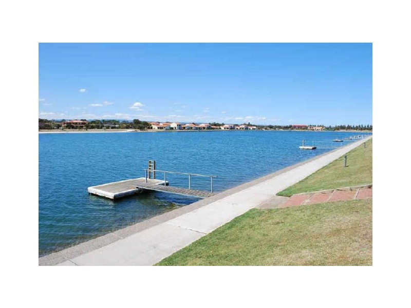 1/72 Military Road, Tennyson SA 5022