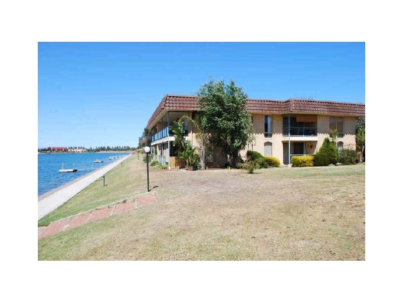 1/72 Military Road, Tennyson SA 5022