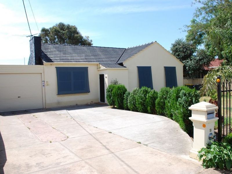 11 Broadford Crescent, Findon SA 5023