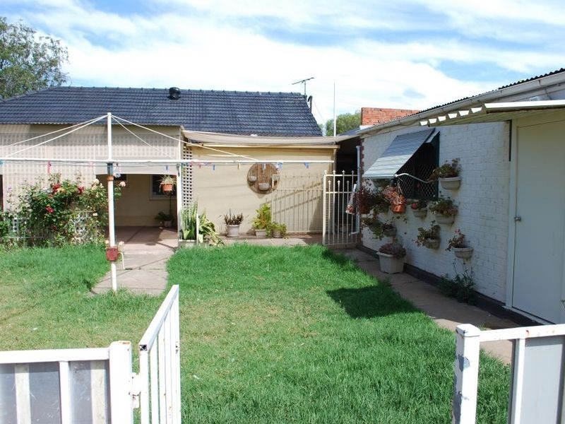 11 Broadford Crescent, Findon SA 5023