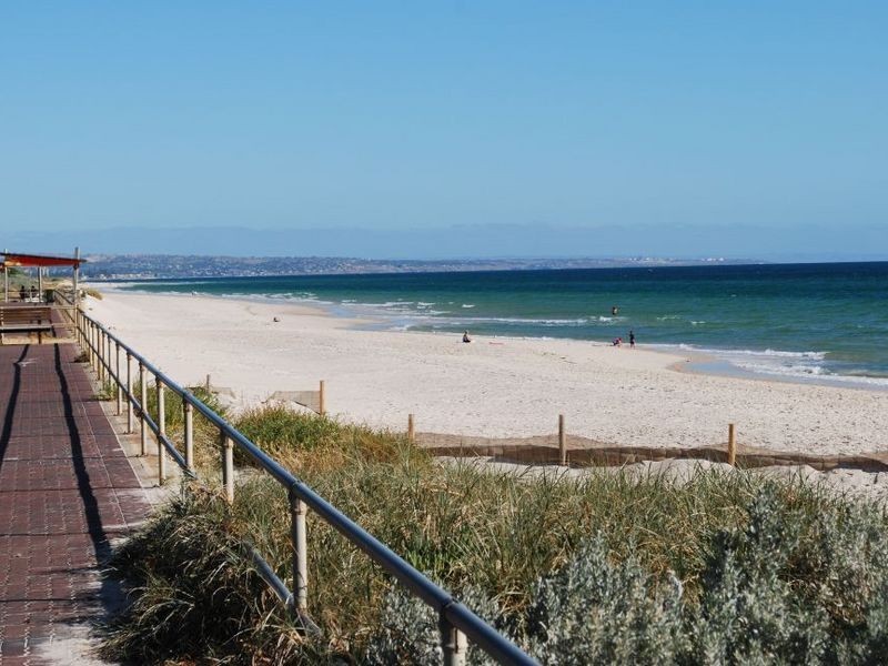215 Esplanade, Henley Beach SA 5022