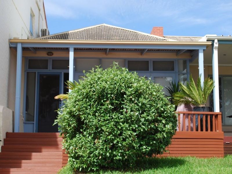 215 Esplanade, Henley Beach SA 5022