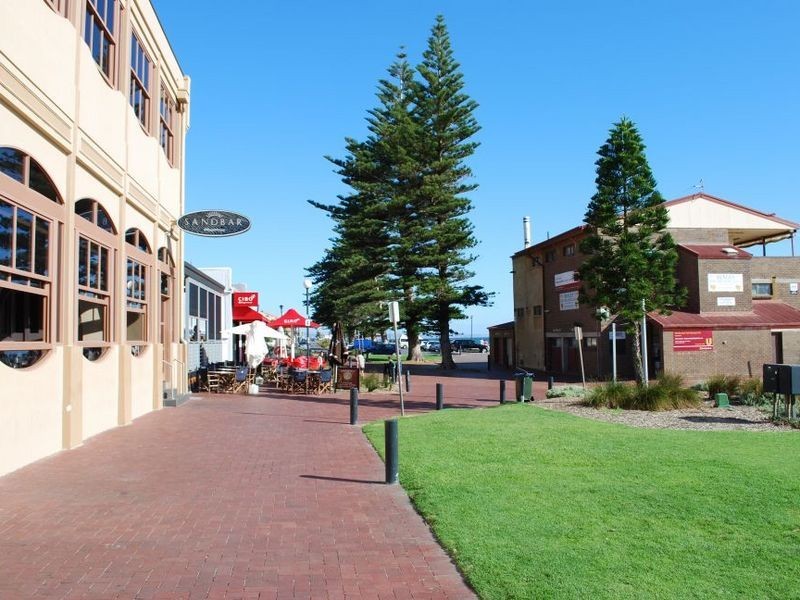 215 Esplanade, Henley Beach SA 5022