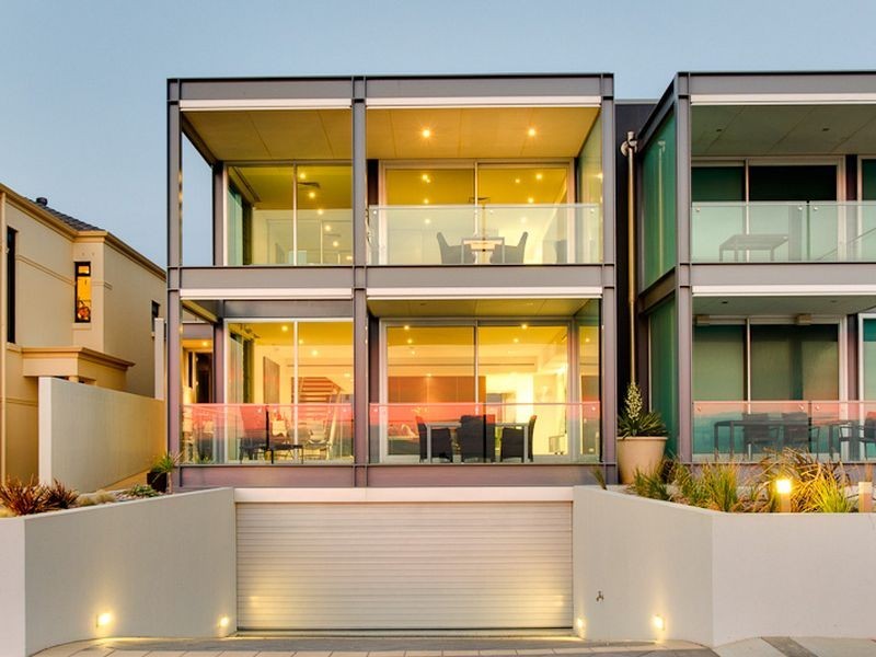 17 North Esplanade, Glenelg North SA 5045