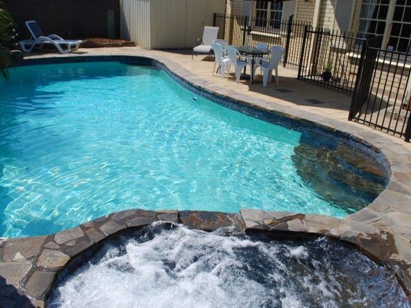 1 Ella Avenue, Fulham Gardens SA 5024