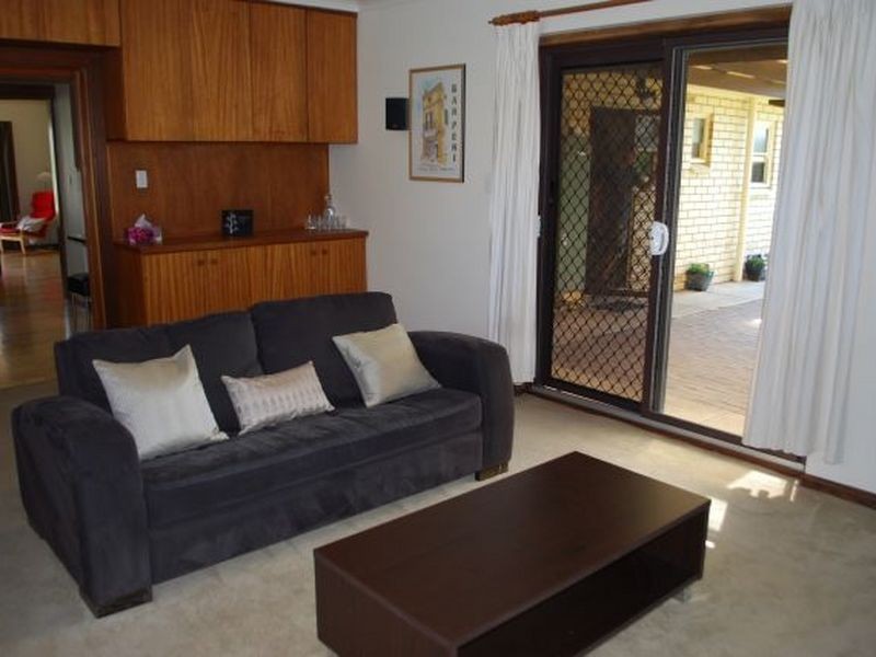 1 Ella Avenue, Fulham Gardens SA 5024