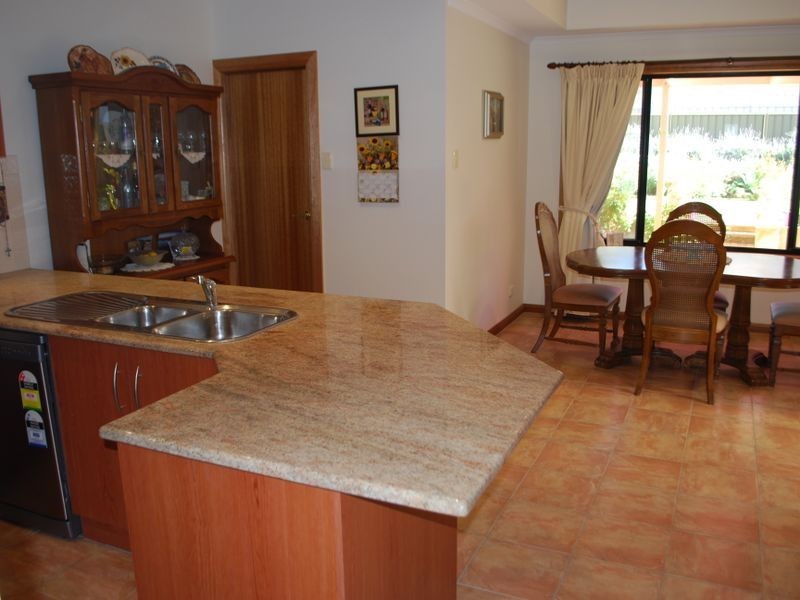 87 Military Road, Tennyson SA 5022