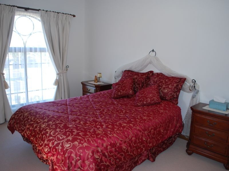 87 Military Road, Tennyson SA 5022