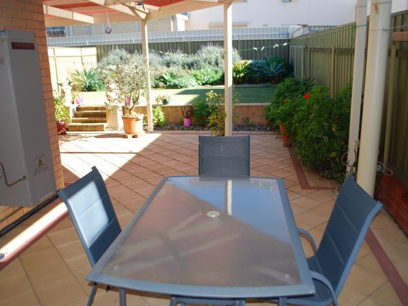 87 Military Road, Tennyson SA 5022