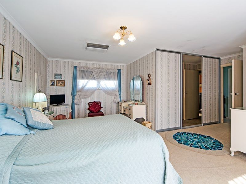 48 Riverside Drive, Fulham SA 5024
