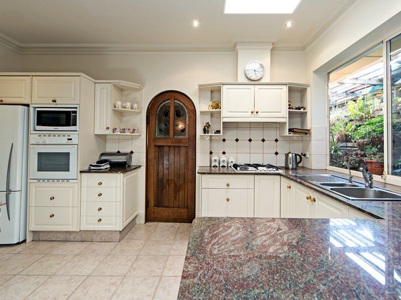 18 Hazel Terrace, Henley Beach South SA 5022