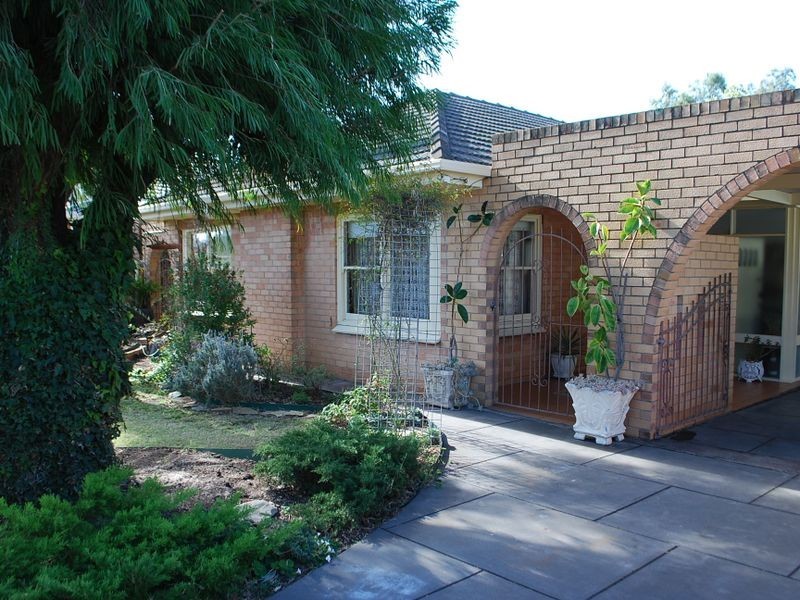 18 Hazel Terrace, Henley Beach South SA 5022