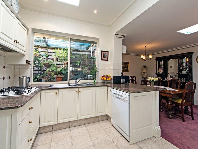 18 Hazel Terrace, Henley Beach South SA 5022