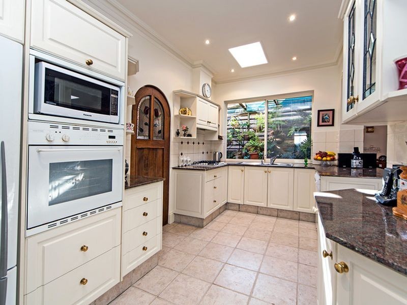 18 Hazel Terrace, Henley Beach South SA 5022