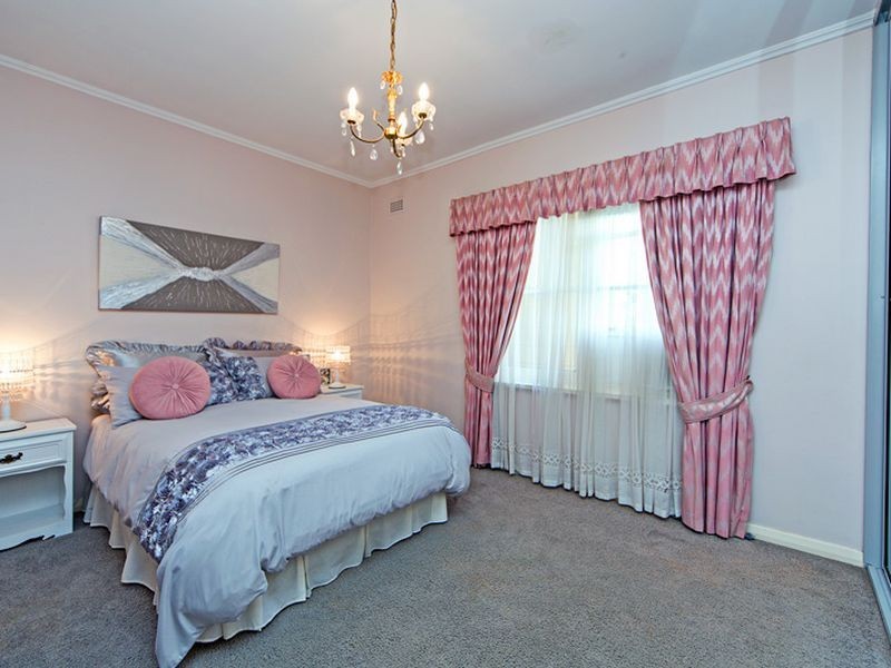 18 Hazel Terrace, Henley Beach South SA 5022